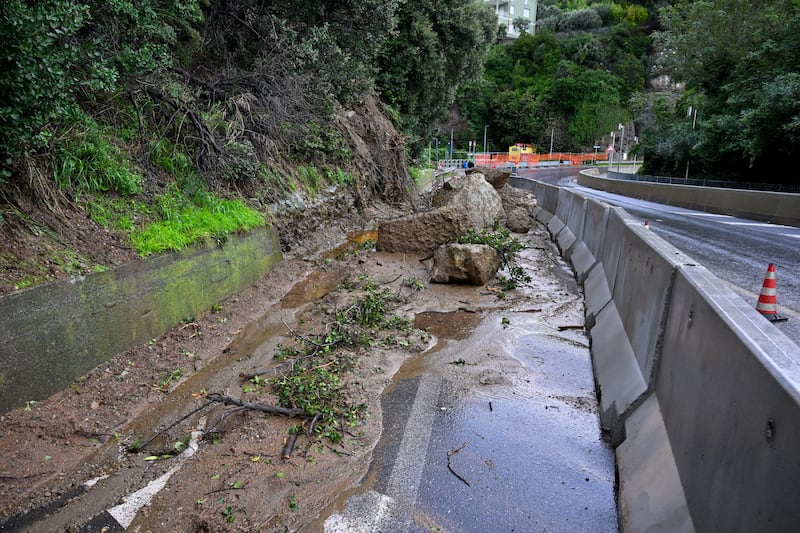 Maltempo, smottamenti e allagamenti in Toscana: allerta per i fiumi 2
