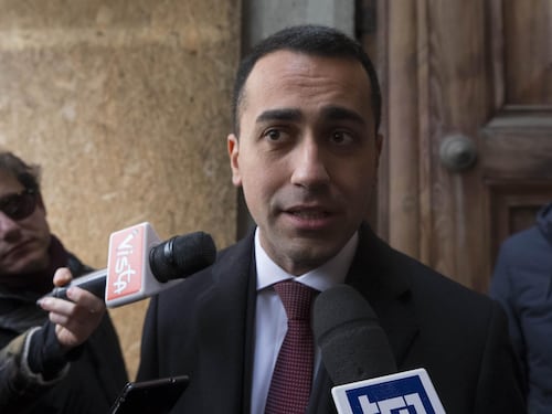Di Maio presenta la lista dei parlamentari M5S morosi: "In 8 non hanno versato"