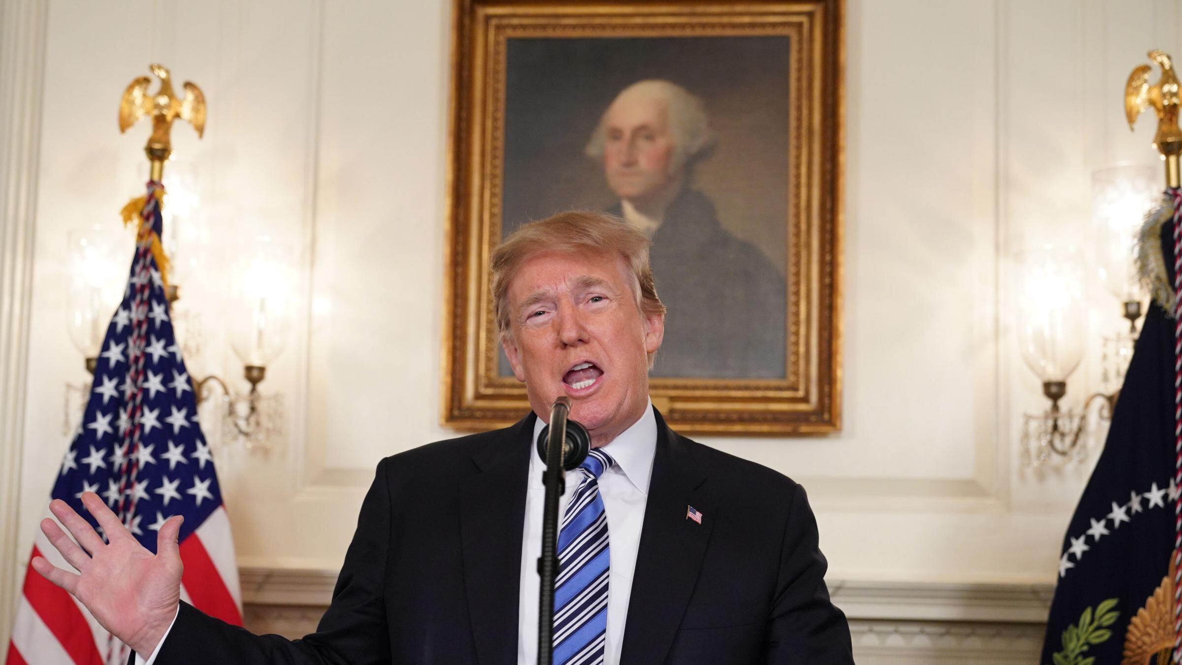 Trump attacca l'Fbi: "Ha ignorato i segnali sul killer del liceo"