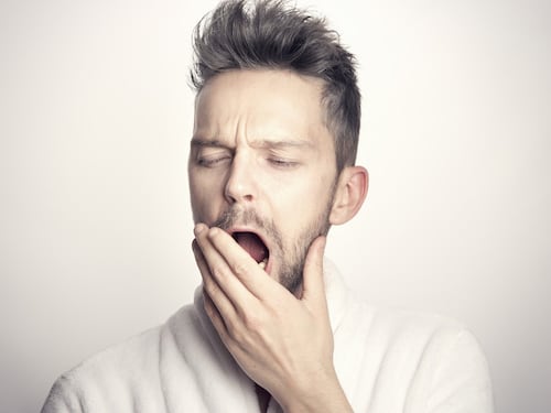 Sindrome da stanchezza cronica: i sintomi persistenti post Covid-19