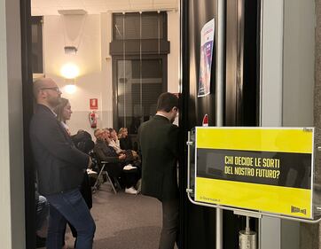 "Chi decide il nostro futuro": tutte le diapositive dell'evento 9
