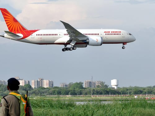 “Pilota positivo a sostanze psicoattive”: cosa è successo sul volo Air India