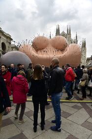 La "Maestà sofferta" arriva in piazza Duomo 5