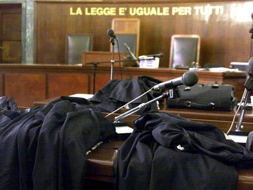 "Socialmente pericoloso". Ma il giudice dà il permesso di soggiorno allo straniero
