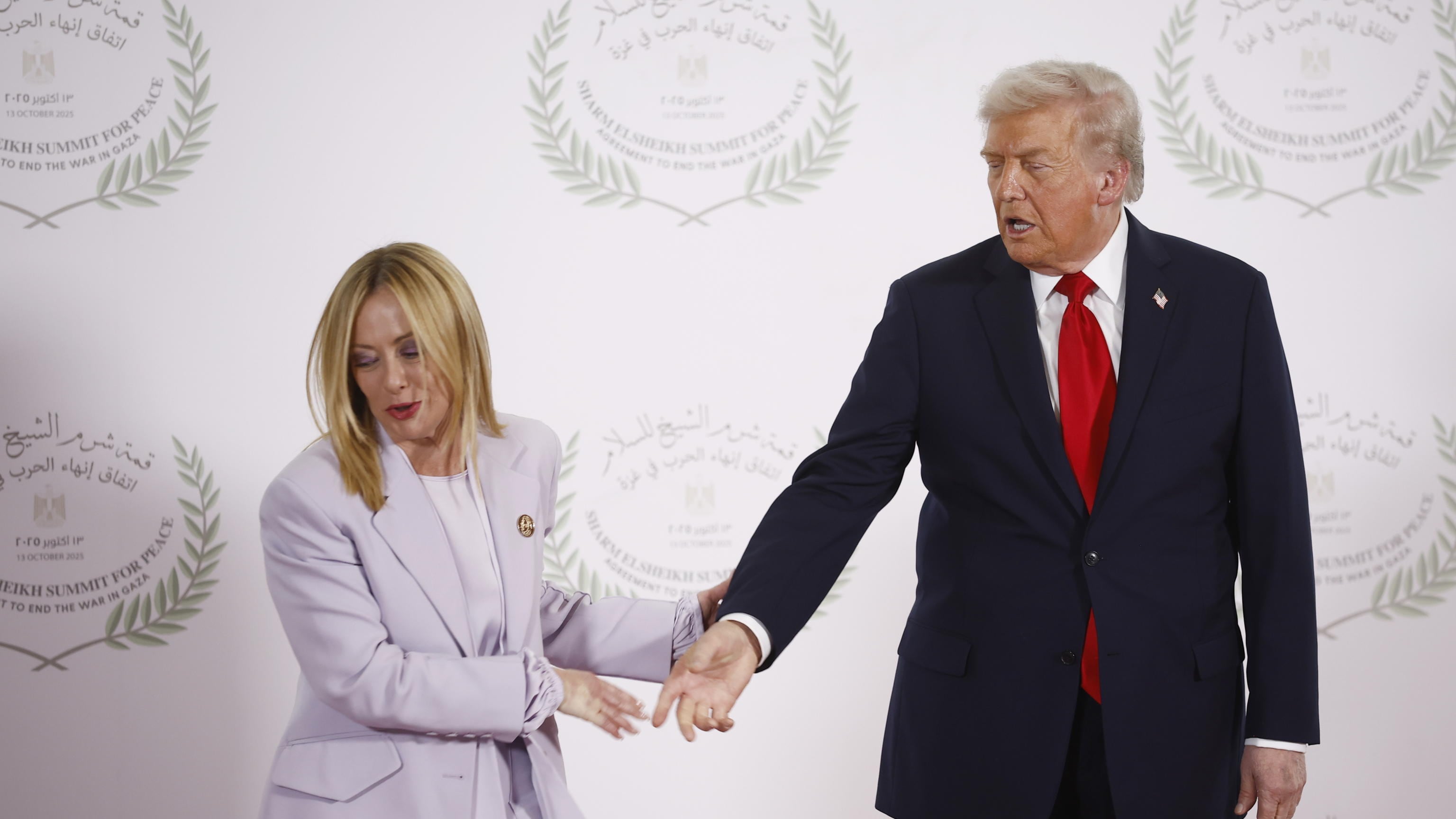"Scioccato da Meloni. Non vuole aiutarci nella guerra". Strappo Usa-Italia sulla guerra in Iran