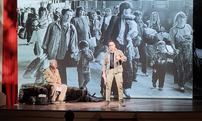 Gli occhi della guerra a teatro