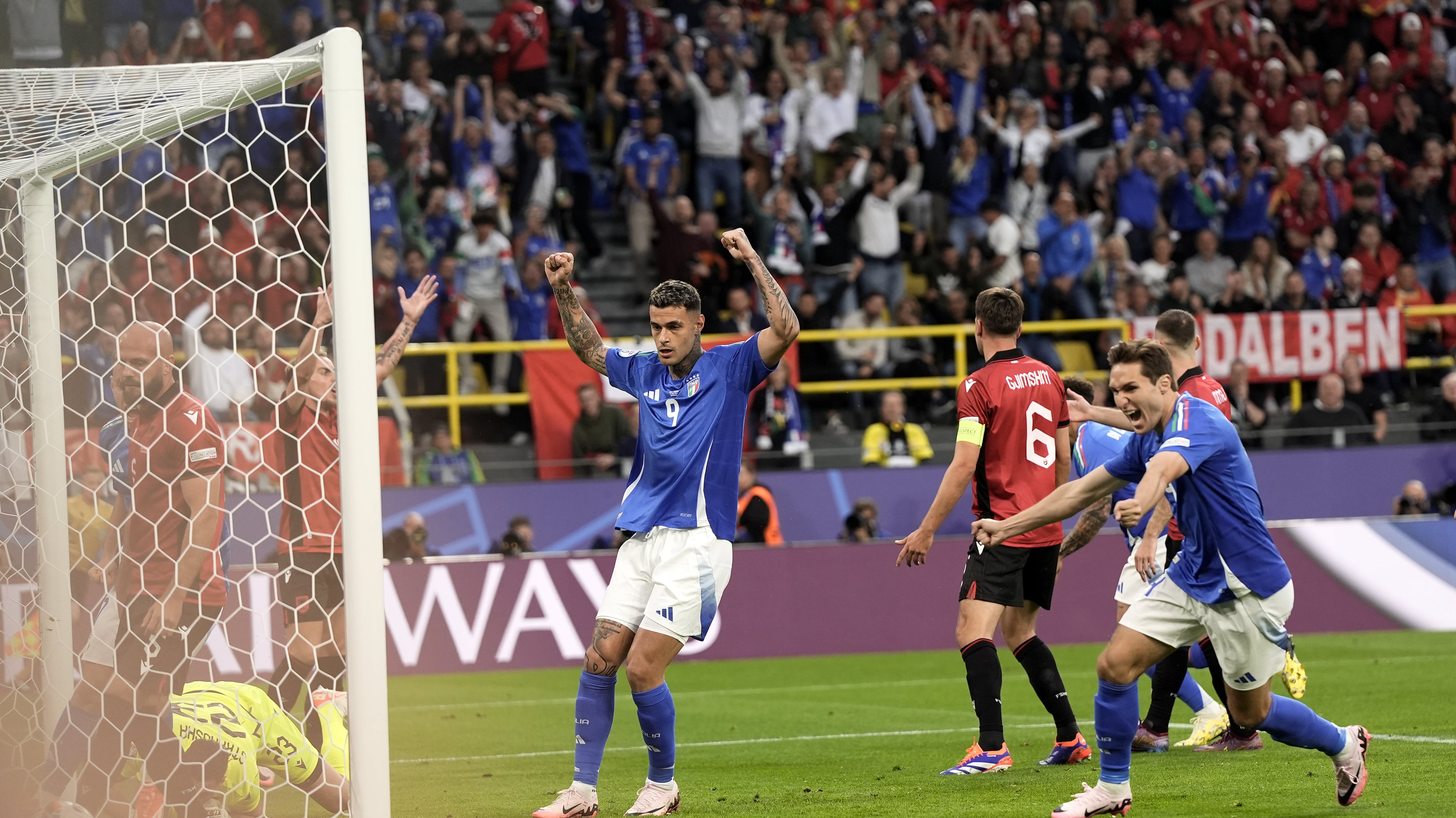 L’Italia piega l’Albania 2-1: svantaggio dopo 23 secondi, poi Bastoni e Barella firmano la rimonta
