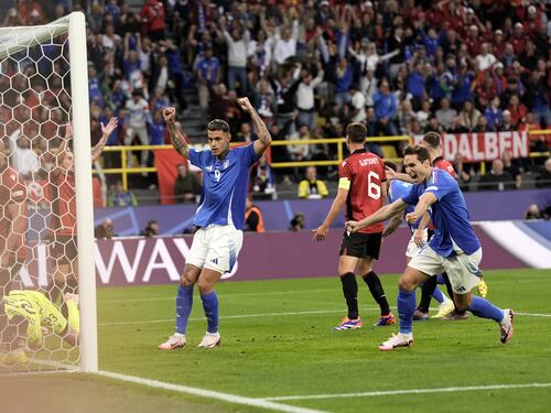 L’Italia piega l’Albania 2-1: svantaggio dopo 23 secondi, poi Bastoni e Barella firmano la rimonta