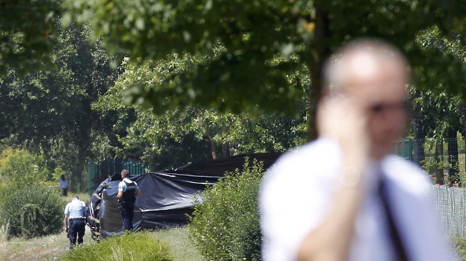 Francia, attacco di matrice islamica. Un morto, 2 feriti. Uomo decapitato