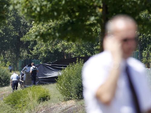 Francia, attacco di matrice islamica. Un morto, 2 feriti. Uomo decapitato