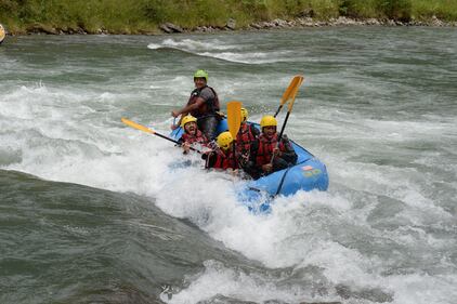I giocatori della Roma si danno al rafting 5