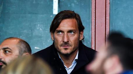 "Hanno un accordo". La rivelazione su Totti e Noemi