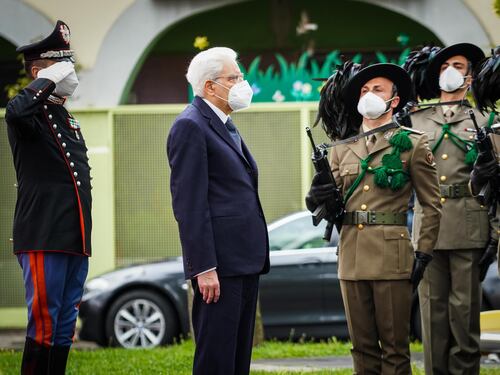 "Resistenza è opporsi all'invasione". E Mattarella cita Bella Ciao
