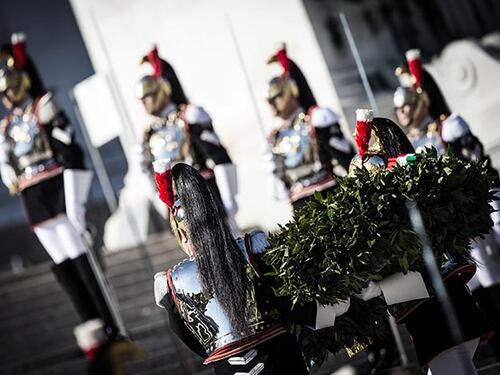 Italia ferma 20 giorni tra festività e ponti: bruciati 15 miliardi