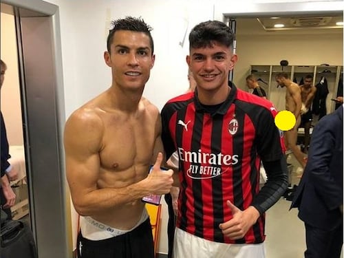 Foto in spogliatoio con Cristiano Ronaldo. E dietro spunta Giorgio Chiellini tutto nudo