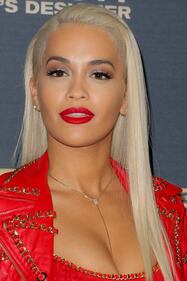 Katy Perry e Rita Ora: scollature bollenti sul red carpet 24