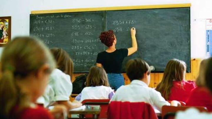 Milano, nella classe multietnica ora la maestra insegna in arabo