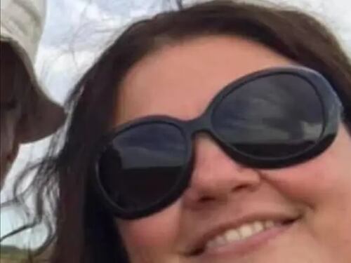 Accoltellò la prof in classe. Il 16enne ai servizi sociali