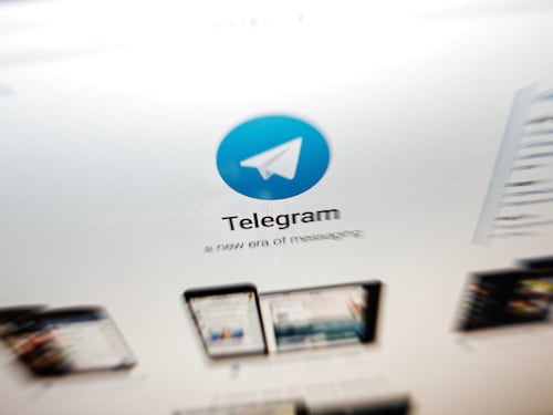 “Ecco i registi delle rivolte”. Violati i profili su Telegram