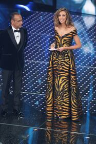 Sanremo 2016: gli abiti della prima serata 77