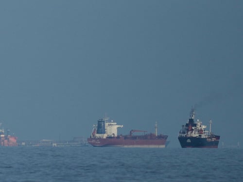 Stretto di Hormuz sotto assedio ma la coalizione non si vede l'Ue decide se ampliare Aspides