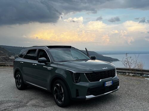 Un viaggio da Milano alla punta dello Stivale guidando la regina del comfort Kia Sorento