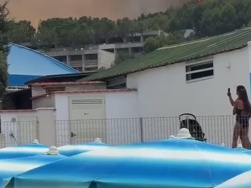 Le immagini del rogo