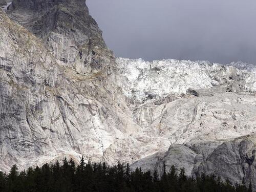 "Ghiacciaio a rischio crollo", paura a Courmayeur