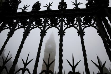 Londra torna vittoriana con la nebbia 9