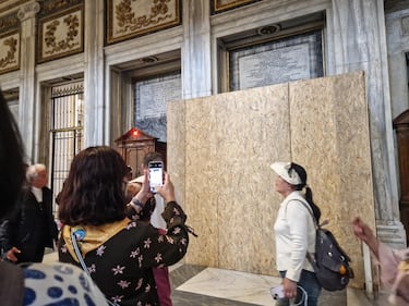 La preparazione della tomba di Papa Francesco a Santa Maria Maggiore 1