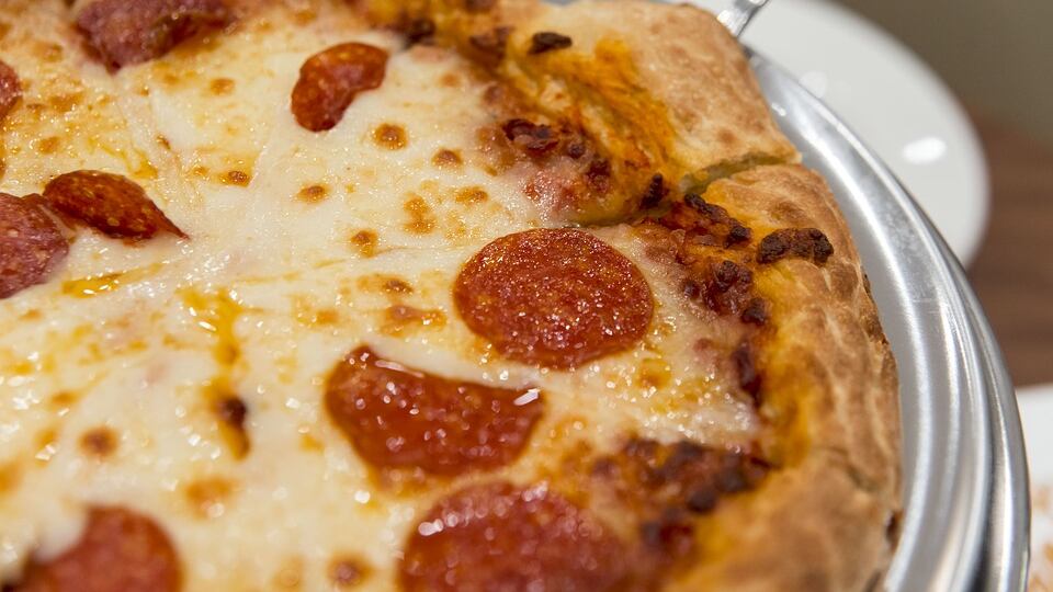 "Vorrei una pizza ai peperoni...". E si salva grazie alla frase in codice