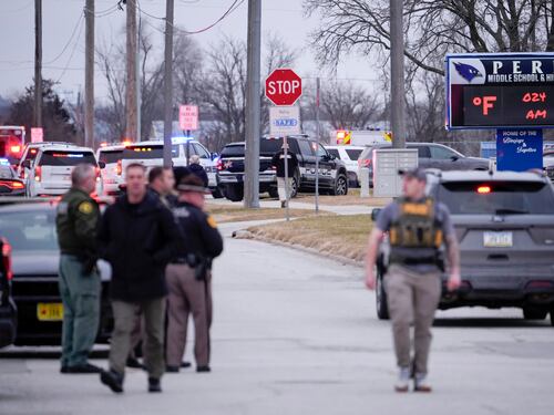 Iowa, sparatoria in una scuola, morto l'assalitore: almeno tre feriti