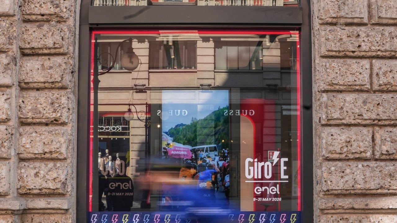 Giro-E Enel 2026, oltre 1.000 km in sella alle bici elettriche sulle strade del giro d'Italia dal 12 al 31 maggio