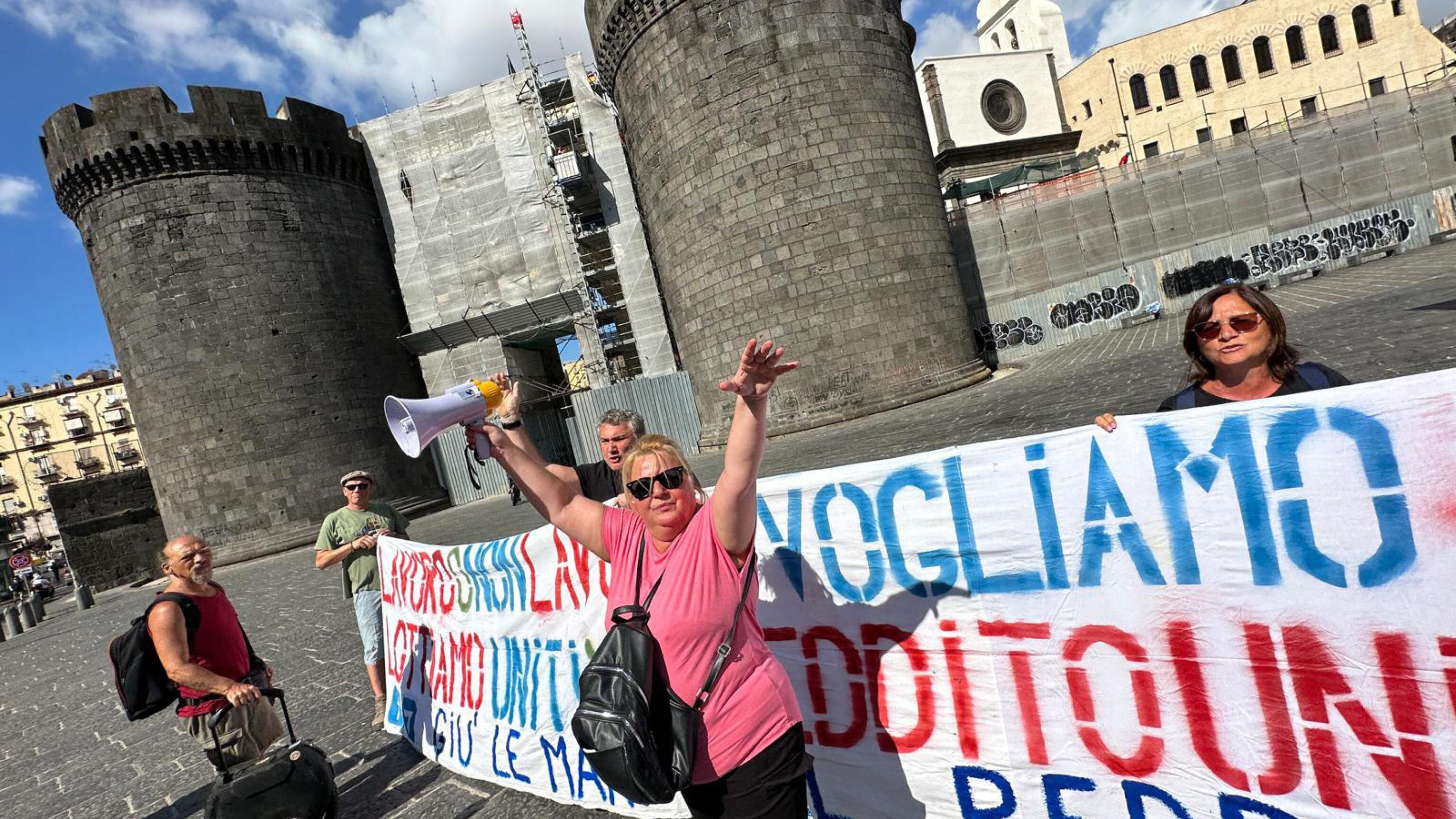 La bufala sul governo che affama i poveri. Tra assegni e bonus, aiuti a 930mila famiglie