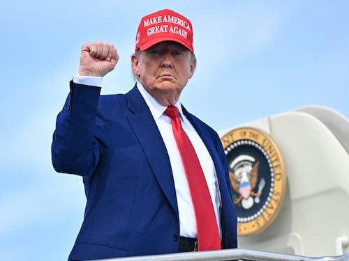 "Durerà per sempre". Così Trump ha ottenuto l'accordo sul cessate il fuoco tra Israele e Iran