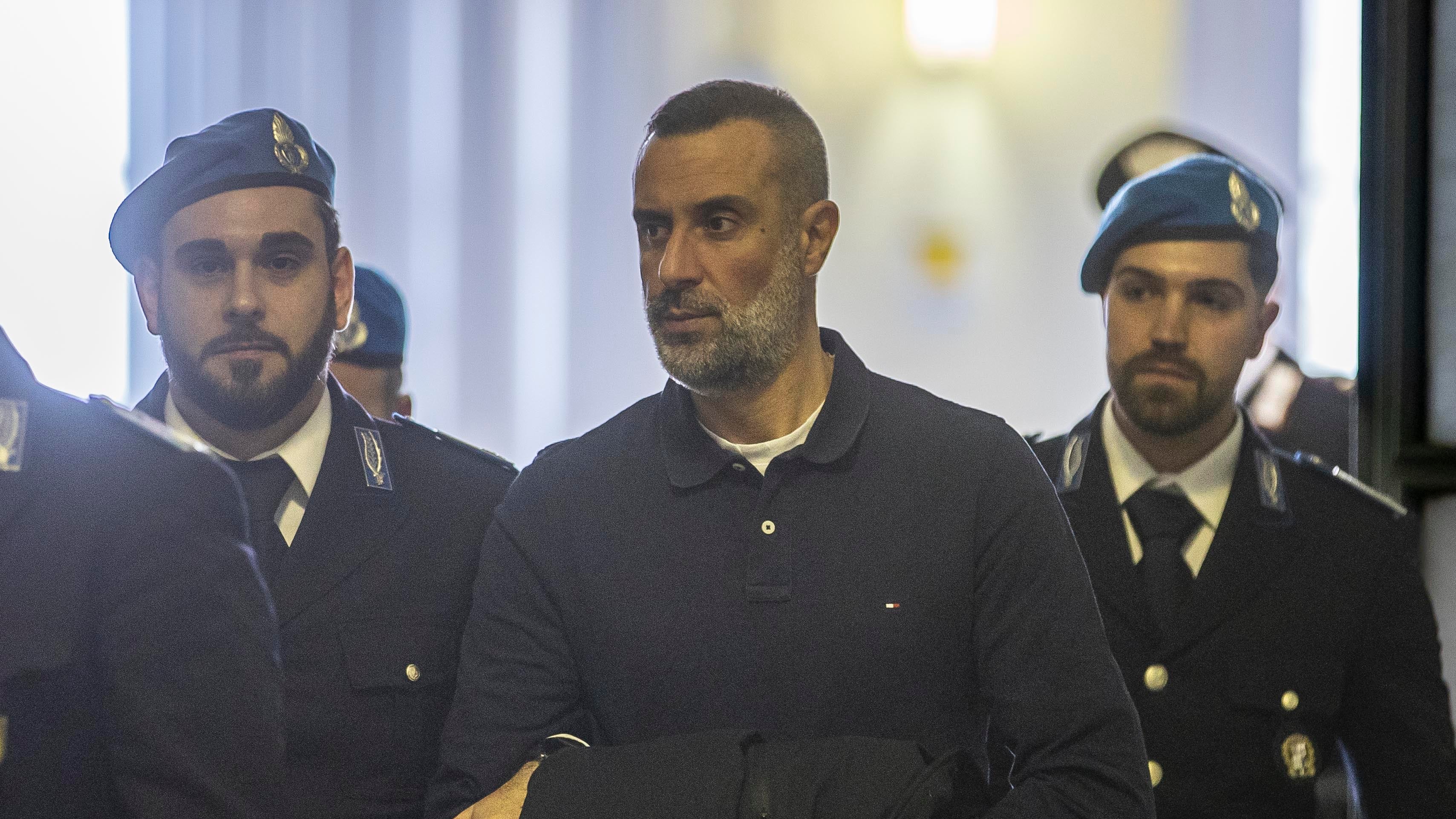Carmelo Cinturrino è stato destituito dalla Polizia: uccise il pusher a Rogoredo