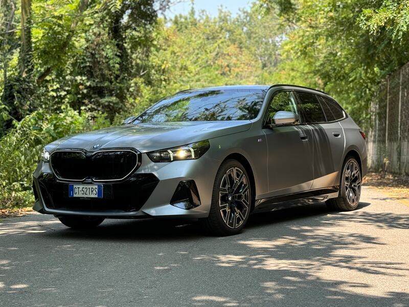 BMW i5 Touring eDrive40: guarda la gallery della Station Wagon elettrica da 340 CV 21