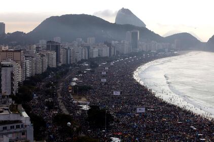 Copacabana, 3milioni per Papa Francesco 18