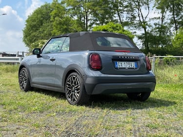 MINI Cabrio 2025: guarda la gallery della nuova decappottabile da città 6
