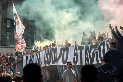 I tifosi della Roma protestano per De Rossi 1