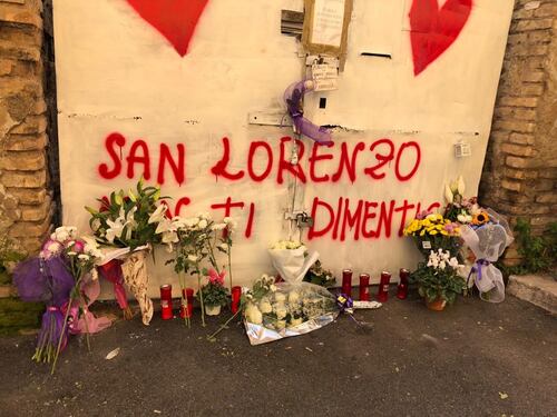 Salvini porta una rosa a Desirée: "Io qui ci torno con la ruspa"