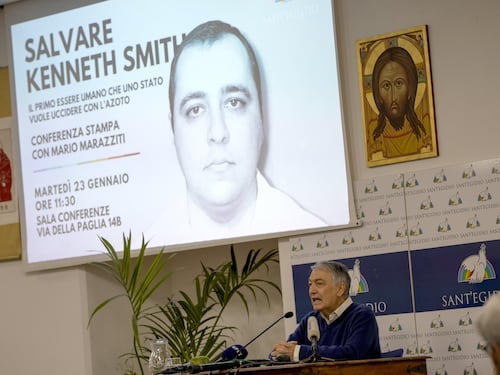 Giustiziato con l'azoto. "Ansimava, si contorceva"