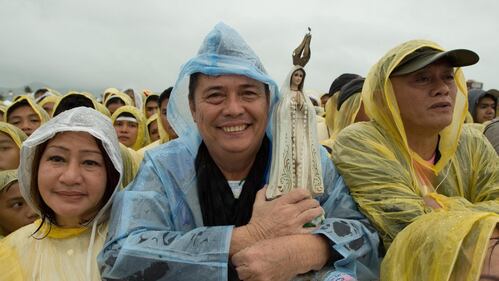 La messa "bagnata" del Papa a Tacloban 2