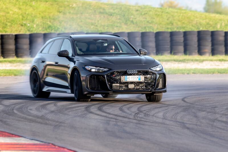 Audi RS5 Avant: le foto della prova su strada 19
