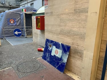 Pronto soccorso devastato dai parenti del 15enne ucciso a Napoli 14