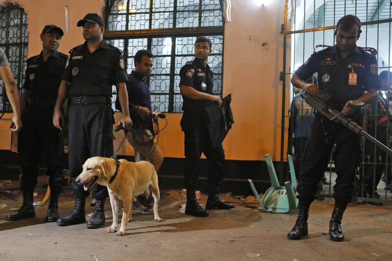 Un attentato funesta l'Ashura in Bangladesh 3