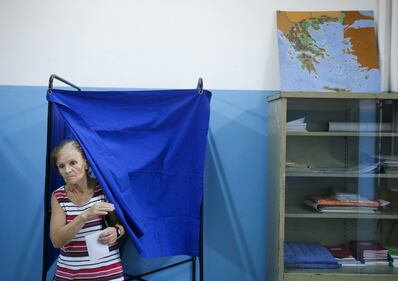 Il popolo greco al voto. Anziani e bambini alle urne per un nuovo governo 1