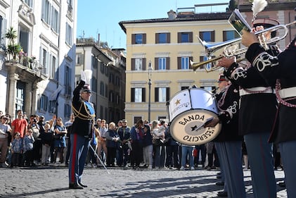 La Banda dell'Esercito a Piazza Farnese per la Festa delle Forze Armate  6