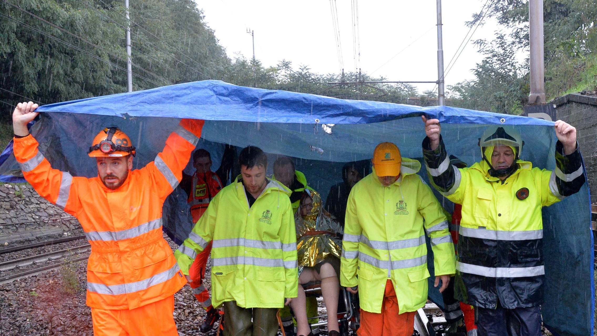 A L'Aquila condannati per non aver dato l'allarme terremoto, a Genova nessuna colpa