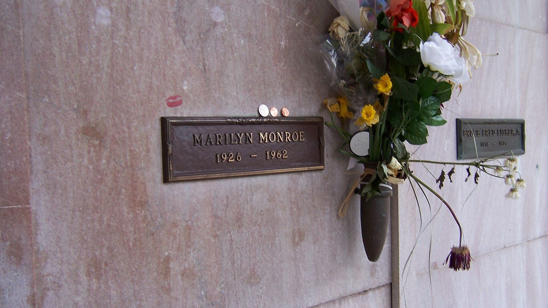 Marilyn Monroe al truccatore: "Promettimi che mi truccherai quando morirò"